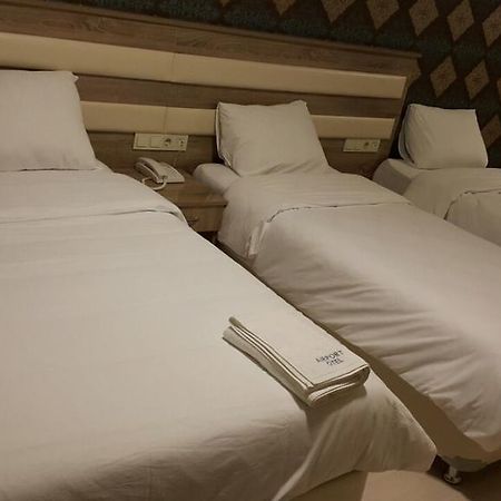Airport Otel Trabzon Esterno foto